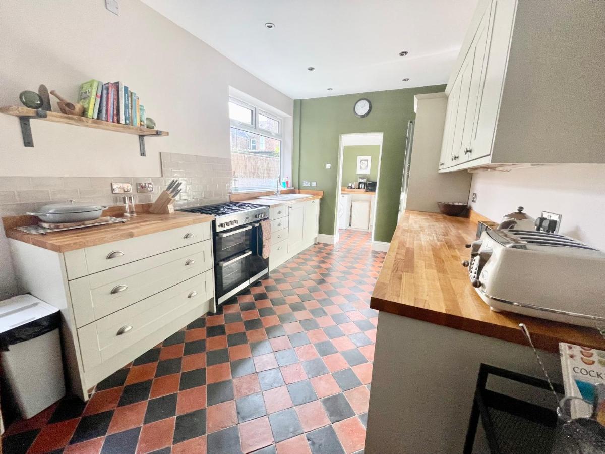 Woodvale Villa York Exterior photo